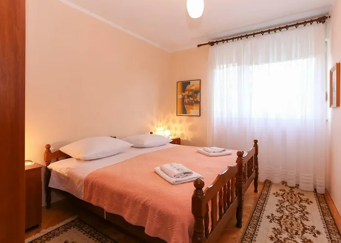 Apartament Oleander, Three-Bedroom Apartment In Trogir Trogir