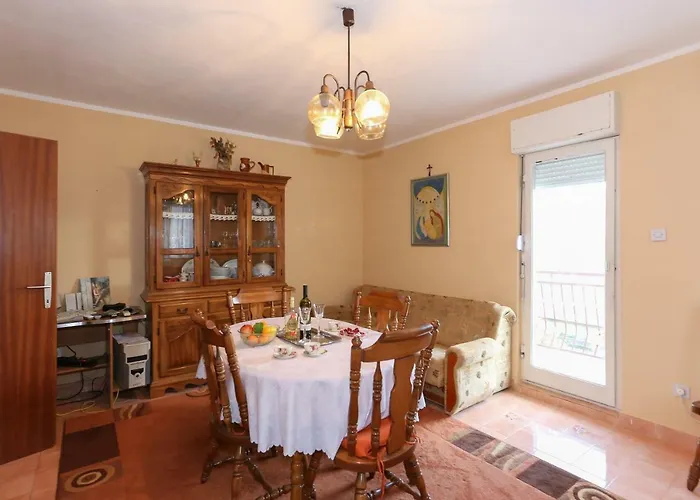 Oleander, Three-Bedroom Apartment In Trogir Trogir