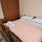 Oleander, Three-bedroom In 公寓 特罗吉尔