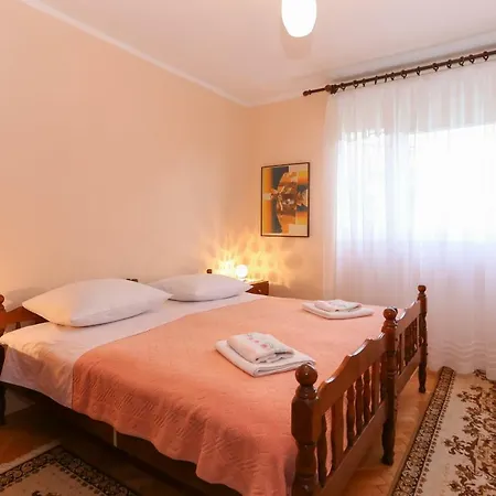 Appartement Oleander, Three-Bedroom Apartment In Trogir Trogir