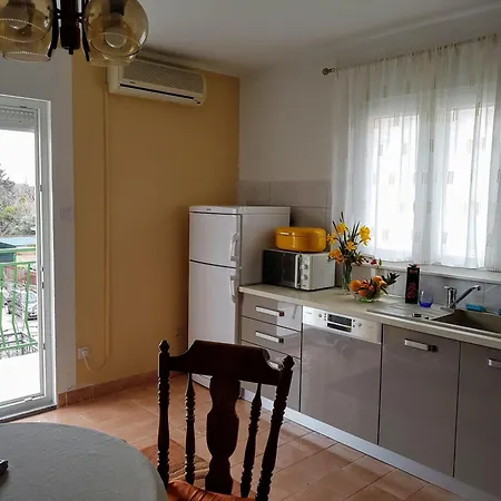 Oleander, Three-Bedroom Apartment In Trogir 特罗吉尔