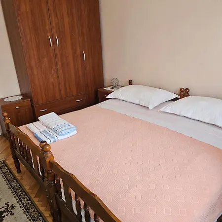 Oleander, Three-bedroom In Apartament Trogir