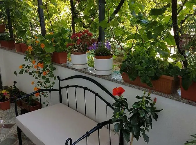Oleander, Three-Bedroom Apartment In Trogir 特罗吉尔